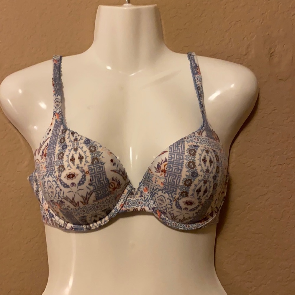 NWOT Victoria’s Secret perfect shape bra
